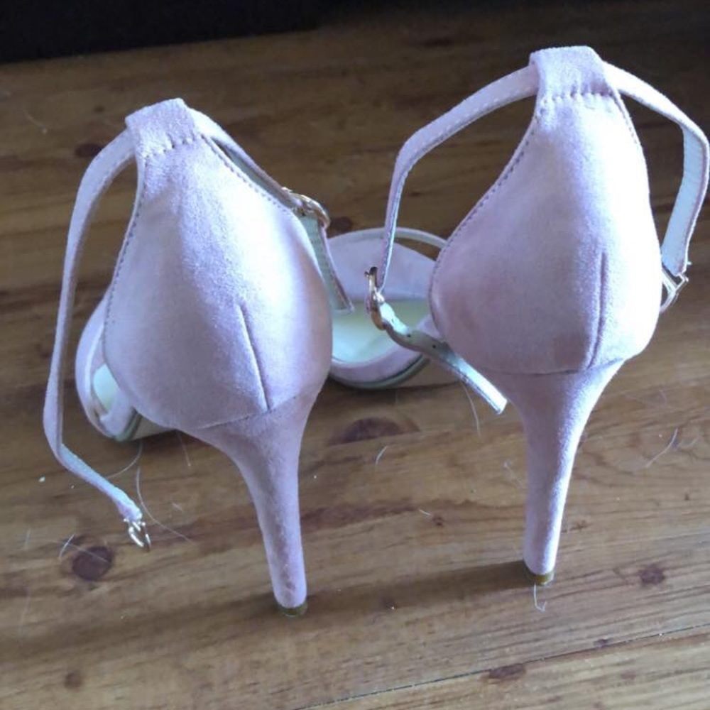 Pink heels - Picture 2 of 3